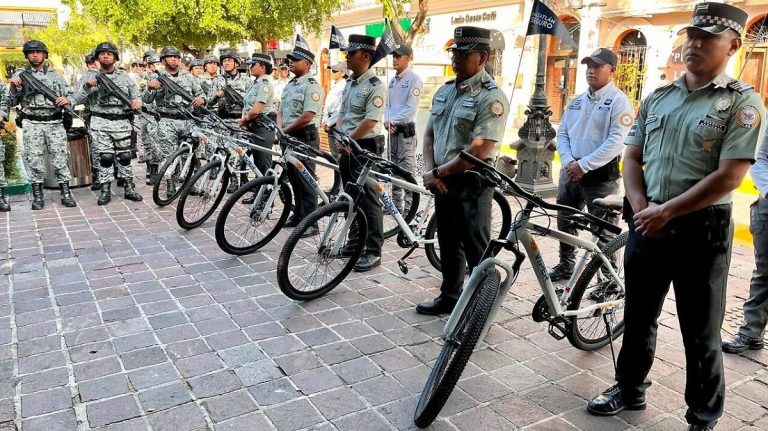 Ayuntamiento entrega 50 bicicletas a Ejército y Guardia Nacional; para reforzar vigilancia, en Mazatlán