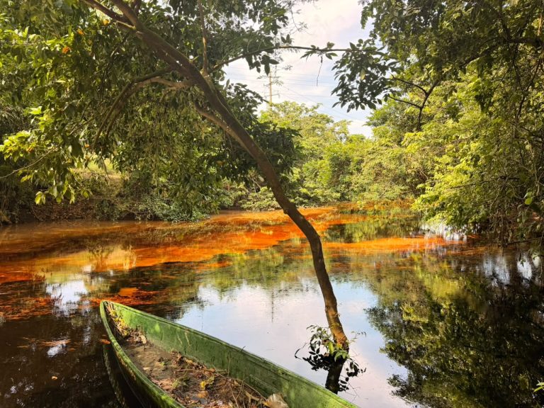 Nuevo derrame de petróleo afecta río Chacalapa, en Veracruz