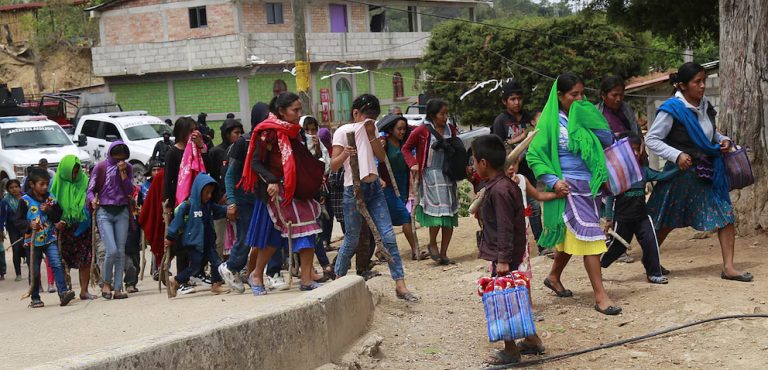 Familias abandonan comunidades de Zihuatanejo, por violencia