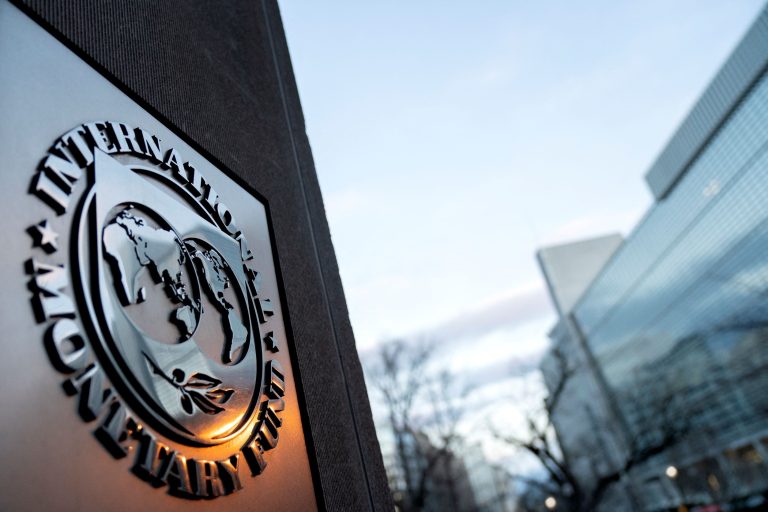 Deuda mundial superará el PIB global en 2030: FMI