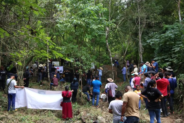 Miles de campesinos de la sierra de Guerrero claman seguridad y justicia
