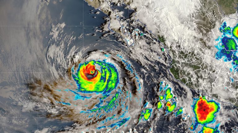 Huracán Rachel regresa a categoría 2