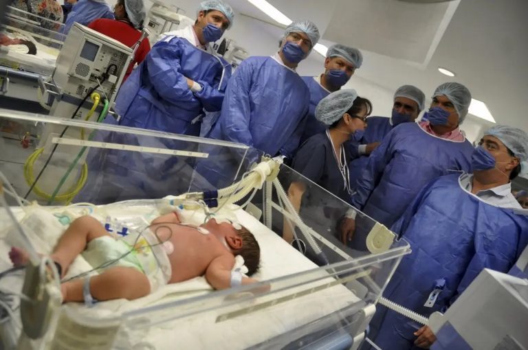Piden aplicar acciones legales a Zoé Robledo, por muerte de bebés