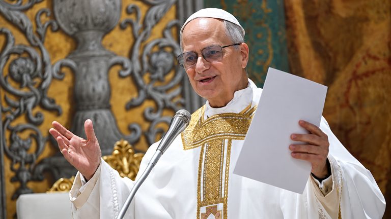 Cirugía pulmonar para el papa León XIV
