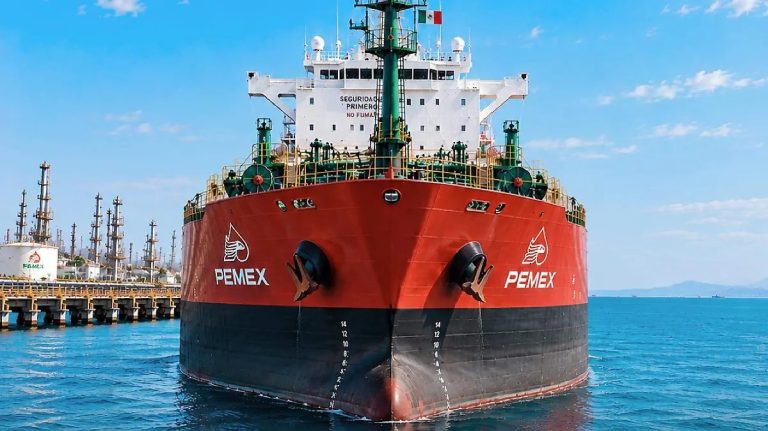 Gobierno destina a Pemex casi nueve veces los recursos del SAT