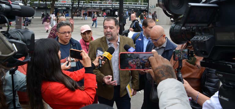 Presentaran denuncia penal en la FGR contra Andrés Manuel López Beltran y Jorge Amílcar Olan Aparicio