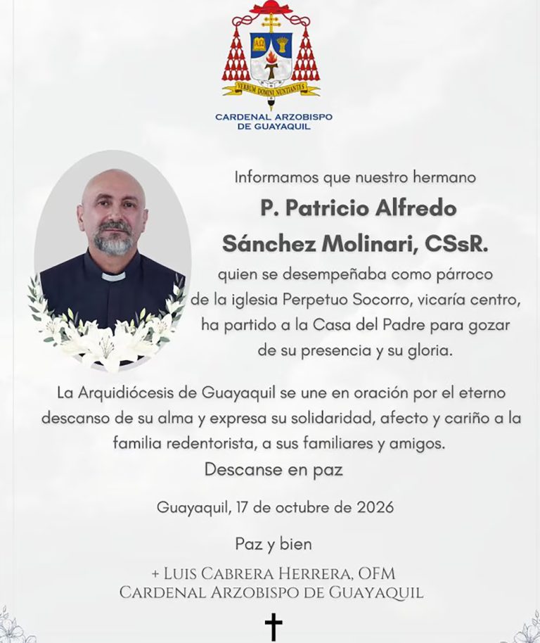 Un sacerdote murió aplastado por una cruz; mientras daba misa, en Guayaquil
