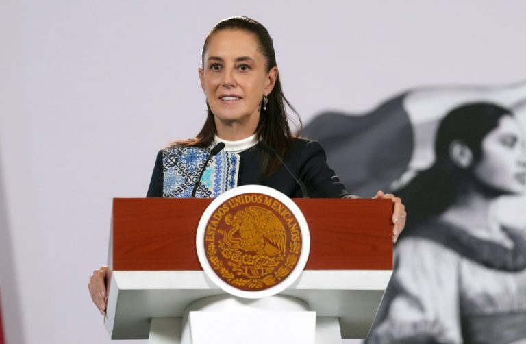Sheinbaum fija limite a peticiones de trabajadores del IMSS