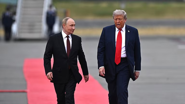 Ucrania golpea terminal petrolera en Rostov horas después del pacto Trump-Putin