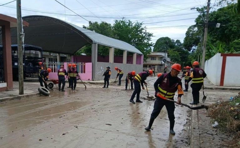 Frente frío deja diez muertos en el sur de Veracruz