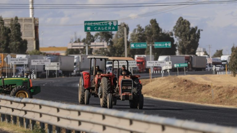 Productores de maíz aplazan protesta tras reunión con autoridades