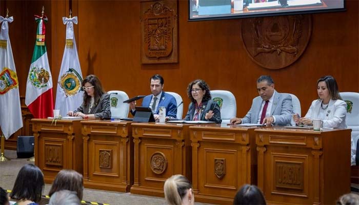 Recursos para la UAEMéx amplían oportunidades educativas y contribuyen al desarrollo estatal: Patricia Zarza