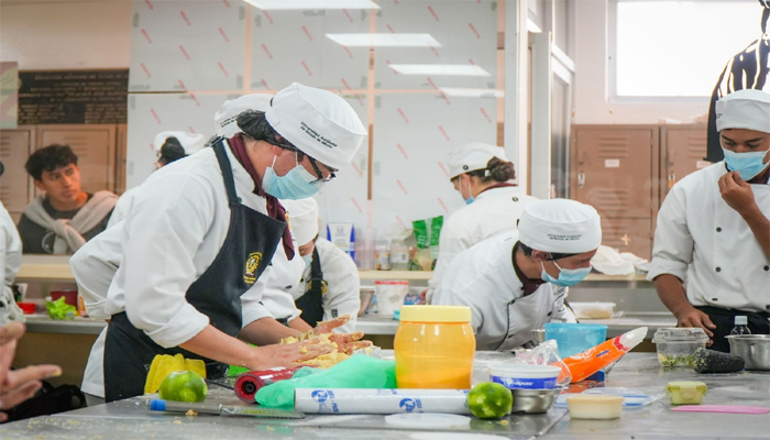 Estudiantes de la UAEMéx innovan en la elaboración del tradicional pan de muerto