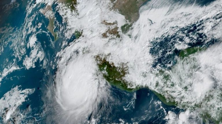 “Trudy” y frente frío 2 provocan alerta por lluvias torrenciales en 7 estados